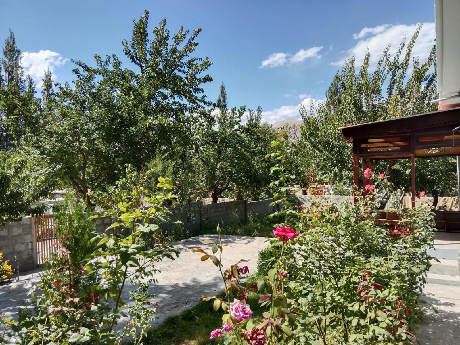 Golden Ibex Resort Skardu Exteriör bild